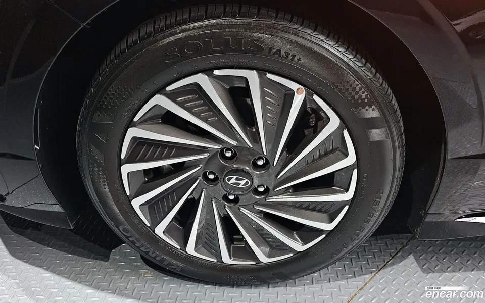 Hyundai Sonata The Edge Hybrid 2024 — миниатюра 5