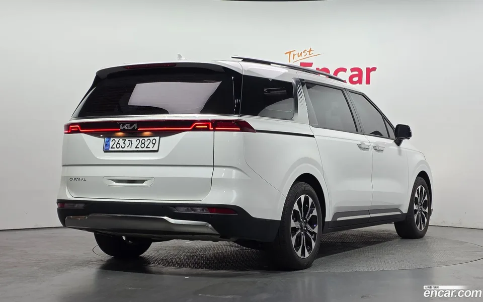 Kia Carnival 9 2022 — миниатюра 2