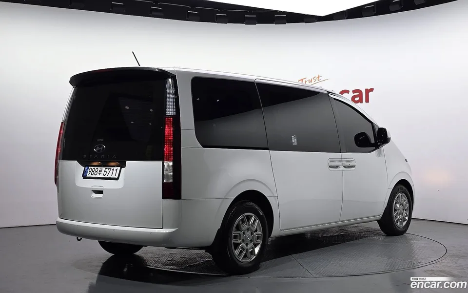 Hyundai Staria L3.5 5 2024 — миниатюра 2