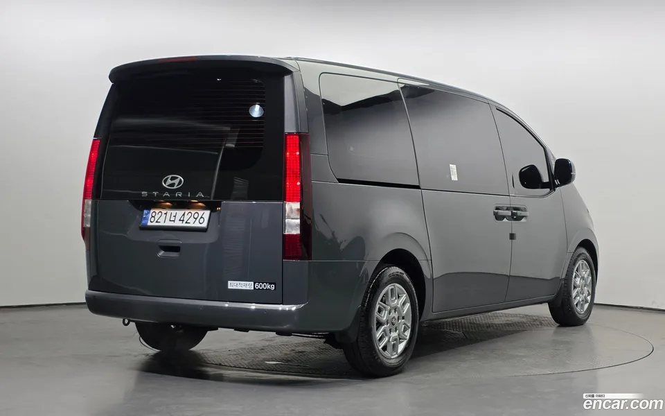 Hyundai Staria L3.5 5 2024 — миниатюра 2
