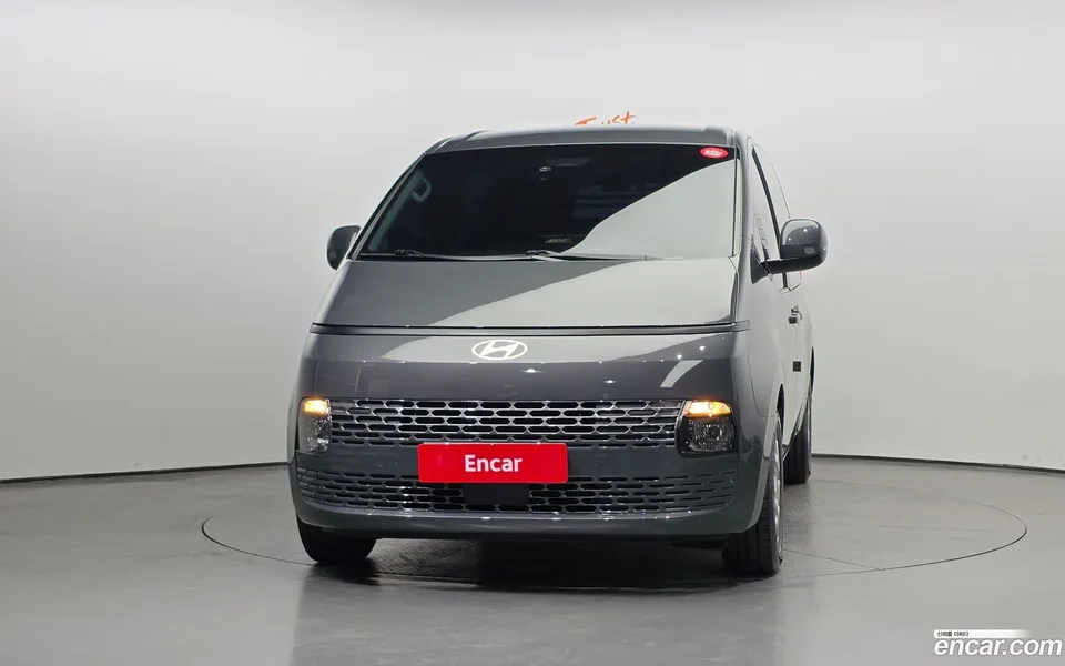 Hyundai Staria L3.5 5 2024 — миниатюра 3