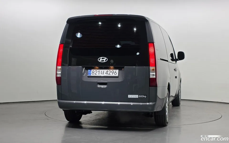 Hyundai Staria L3.5 5 2024 — миниатюра 4