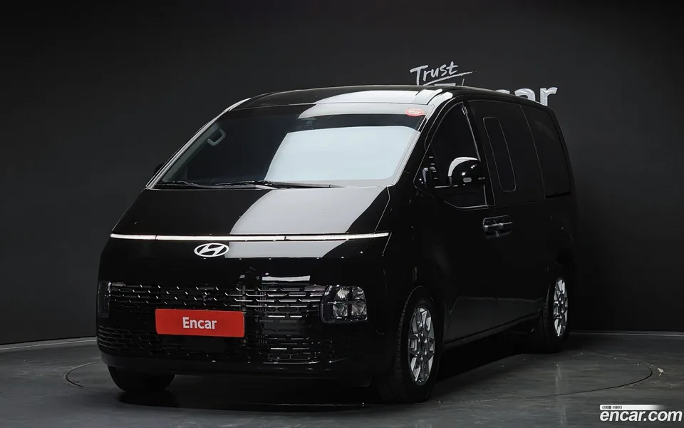 Hyundai Staria 5 2024 — фото 1, купить с доставкой в Москву