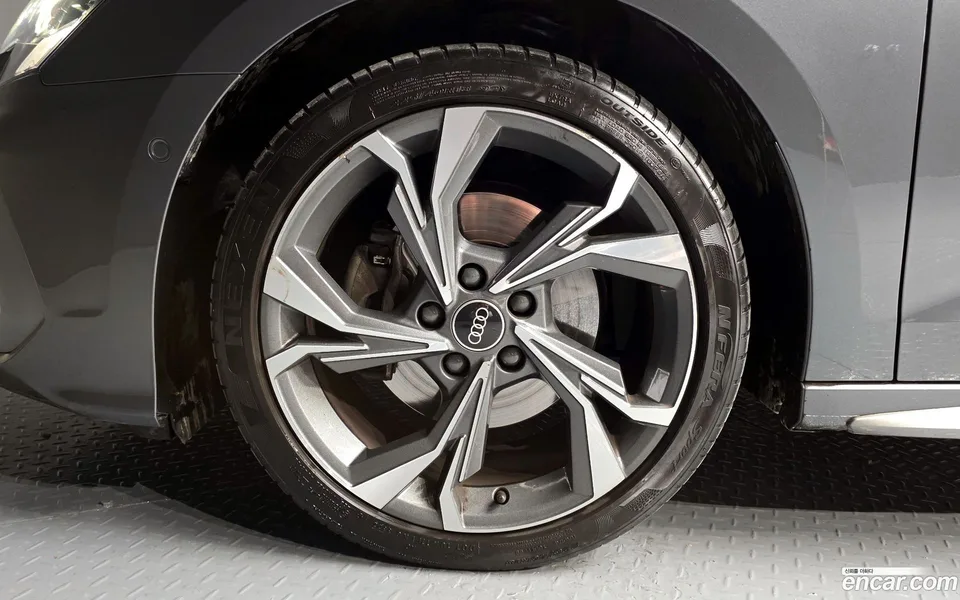 Audi A3 (8Y) 40 TFSI 2023 — миниатюра 5