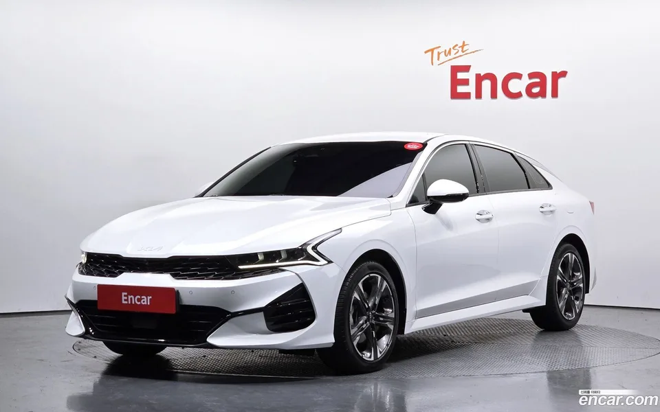 Kia K 5 2.0 2022 — фото 1, купить с доставкой в Москву