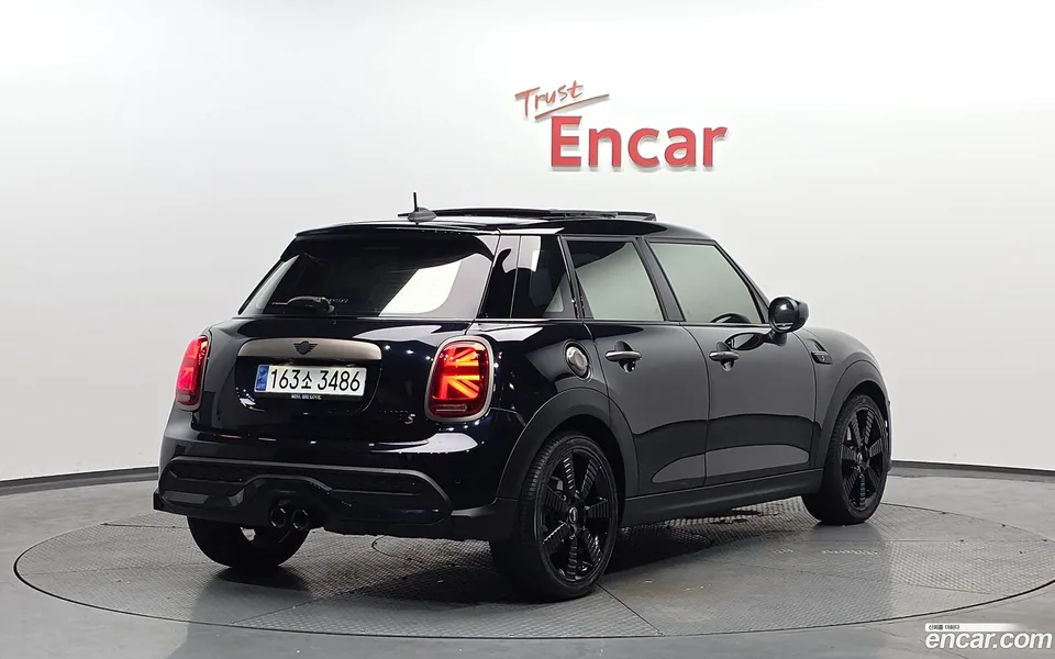 MINI Cooper S 5 2023 — миниатюра 2