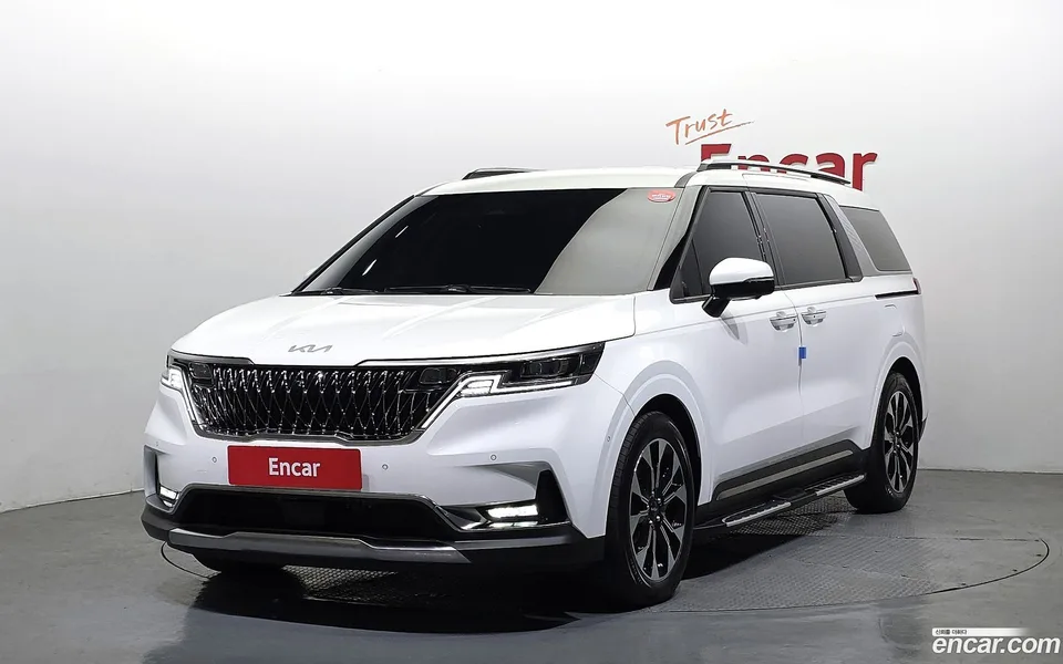 Kia Carnival 7 2023 — фото 1, купить с доставкой в Москву