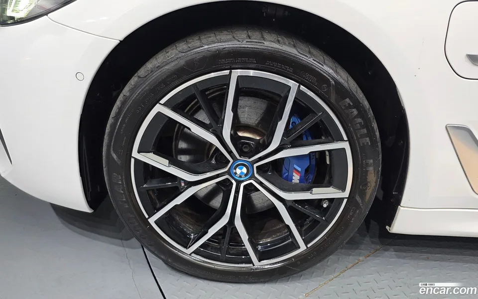BMW 5 Series 530e M 2022 — миниатюра 5