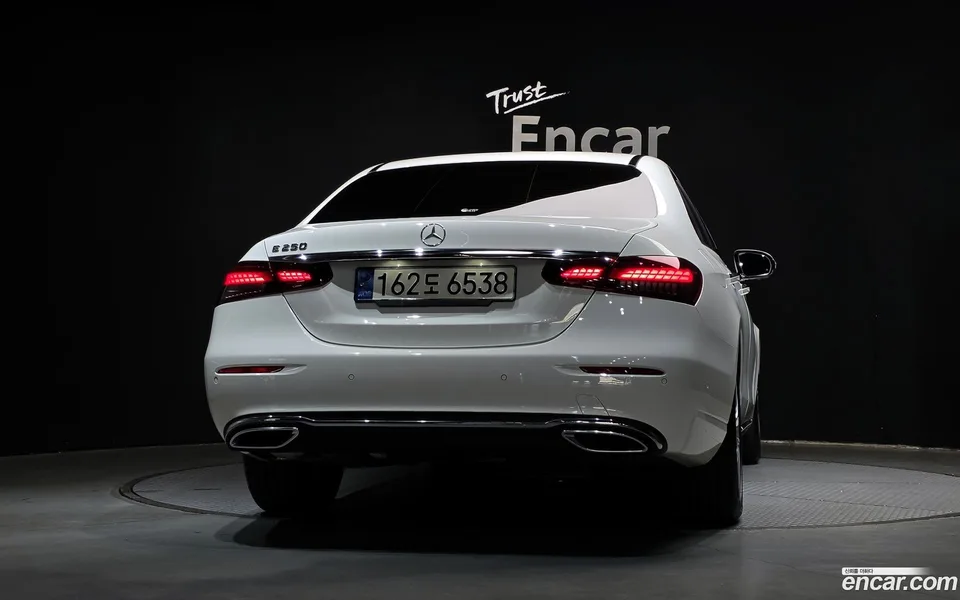 Mercedes-Benz E-Class E250 2022 — миниатюра 4