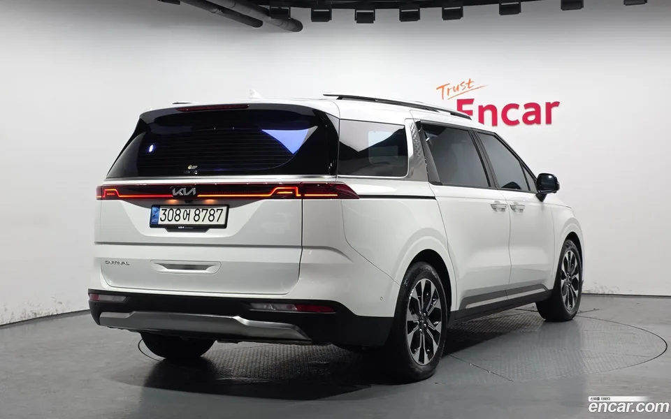 Kia Carnival 9 2022 — миниатюра 2