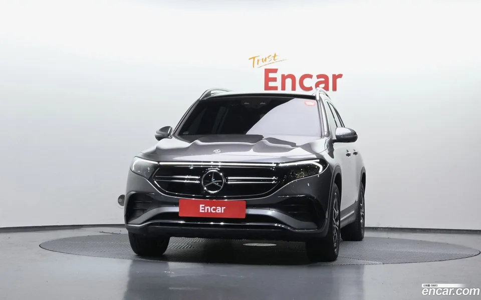 Mercedes-Benz EQB EQB300 4MATIC AMG 2023 — миниатюра 3