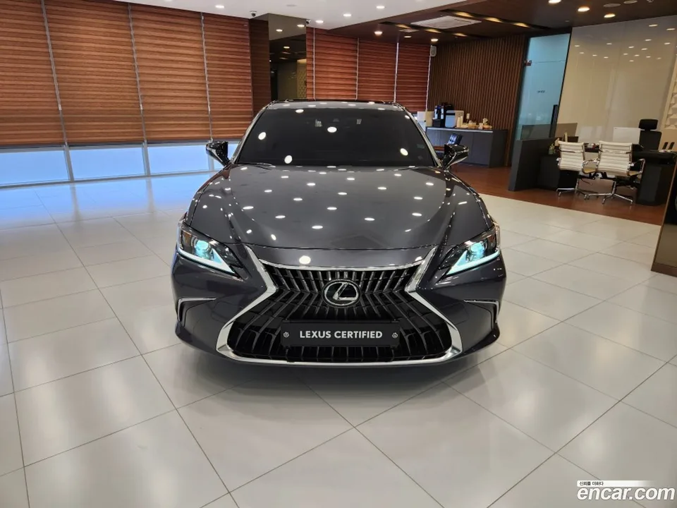 Lexus ES 300h 2024 — миниатюра 3