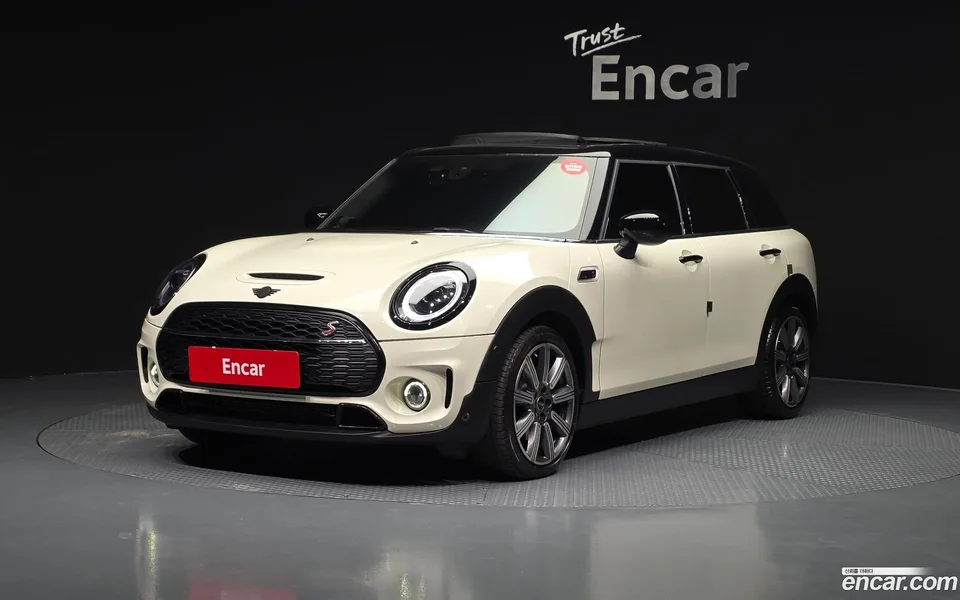 MINI Cooper S Clubman 2022 — фото 1, купить с доставкой в Москву