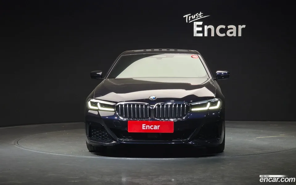 BMW 5 Series 520i M 2022 — миниатюра 3