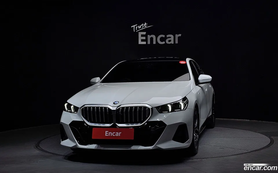 BMW 5 Series 520i M 2025 — миниатюра 3