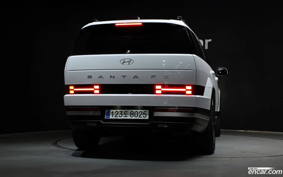 Hyundai Santa Fe HEV 1.6 2WD 2023 — миниатюра 4