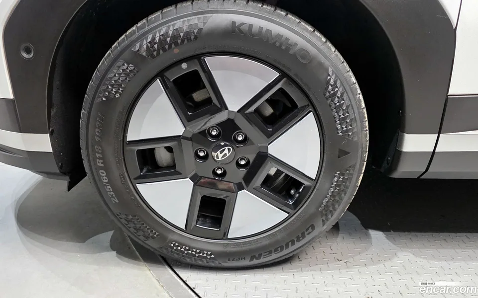 Hyundai Santa Fe HEV 1.6 2WD 2023 — миниатюра 5