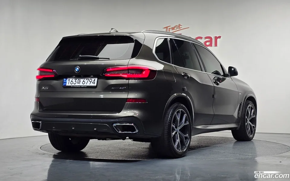 BMW X5 xDrive 40i M 2023 — миниатюра 2