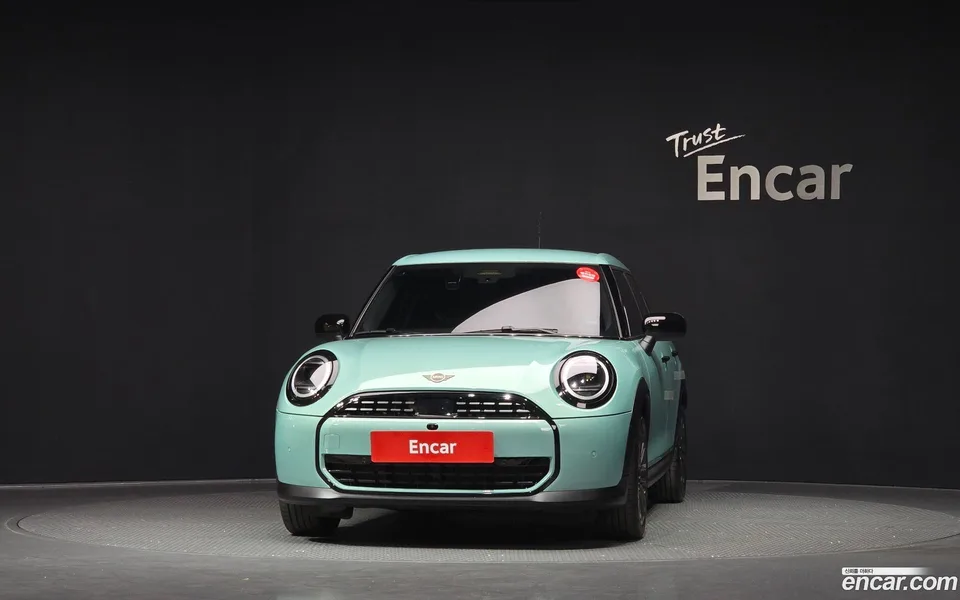 MINI Cooper C 5 2025 — миниатюра 3