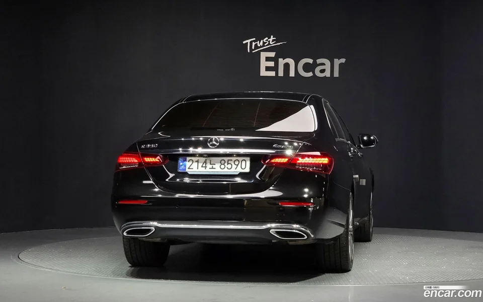 Mercedes-Benz E-Class E350 4MATIC 2023 — миниатюра 4
