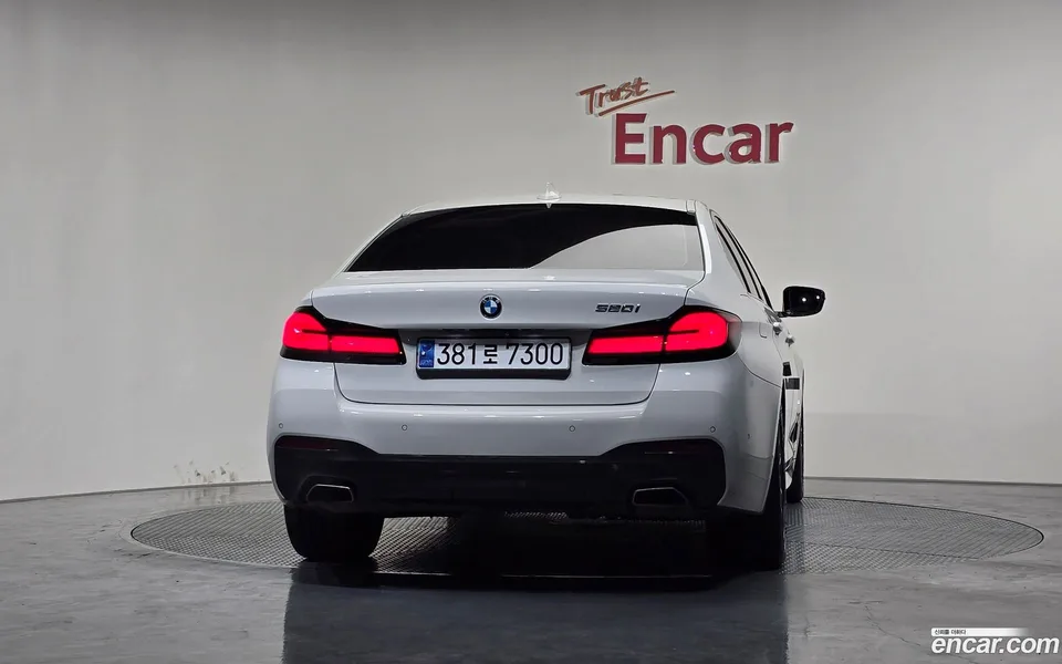 BMW 5 Series 520i M 2022 — миниатюра 4