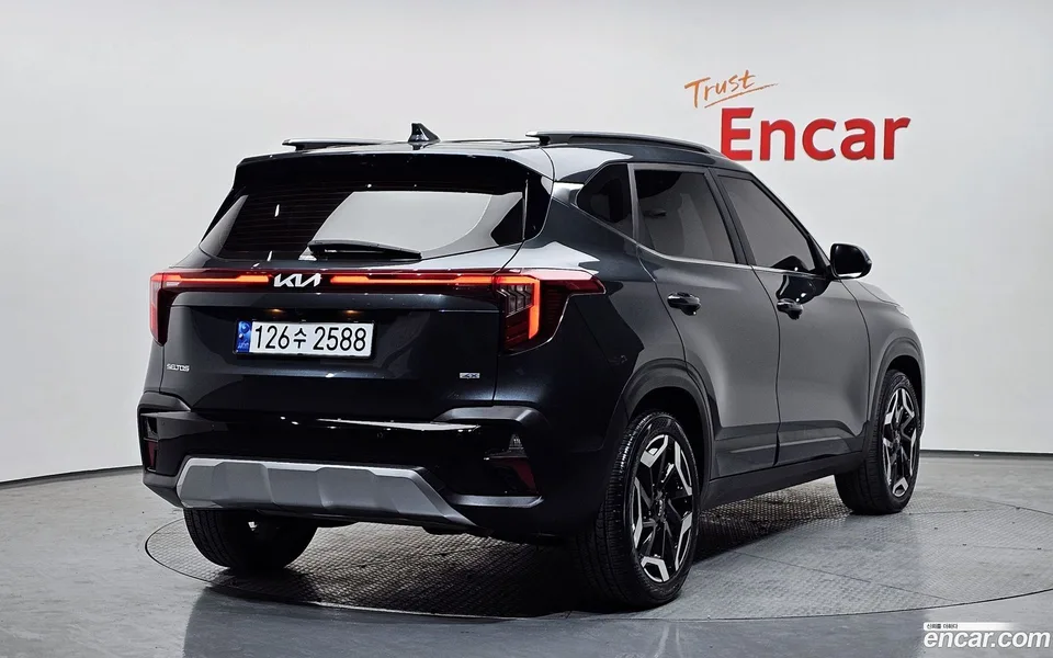 Kia Seltos 1.6 4WD 2023 — миниатюра 2
