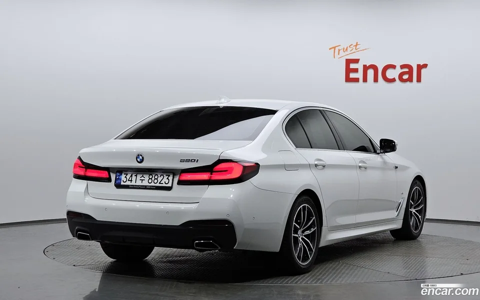 BMW 5 Series 520i M 2023 — миниатюра 2