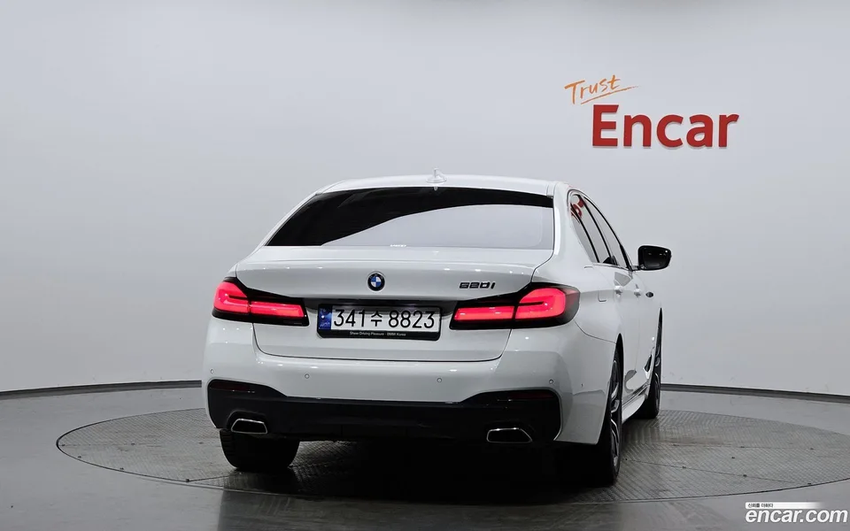 BMW 5 Series 520i M 2023 — миниатюра 4