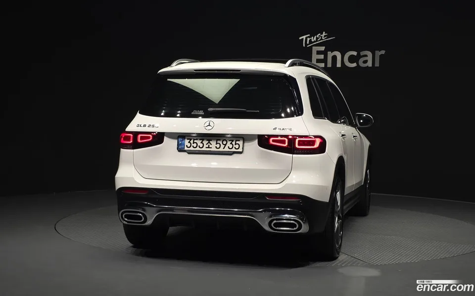Mercedes-Benz GLB-Class GLB250 4MATIC 2022 — миниатюра 4