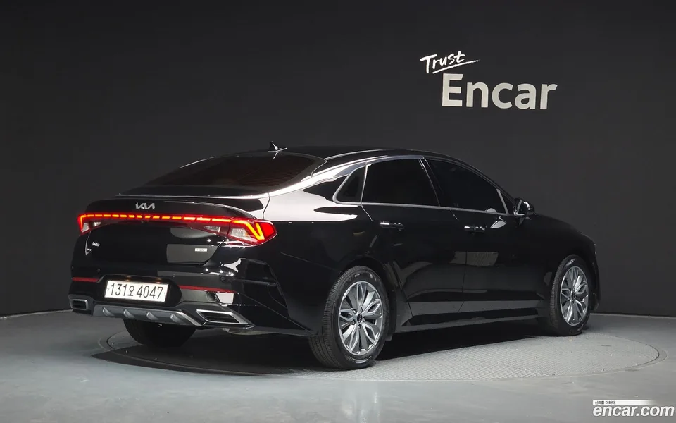 Kia K5 Hybrid 2023 — миниатюра 2