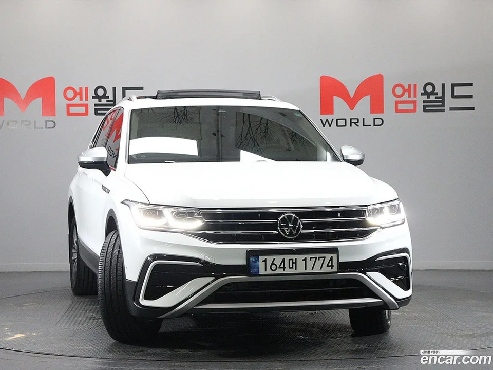 Volkswagen Tiguan Allspace 2.0 TSI 2023 — миниатюра 2