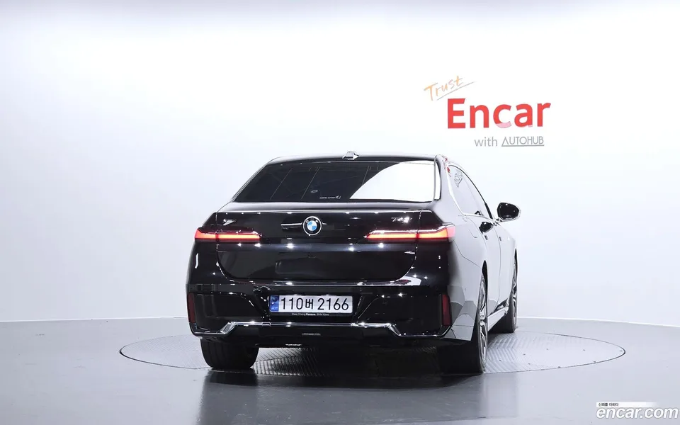 BMW 7 Series 740i xDrive M 2024 — миниатюра 4