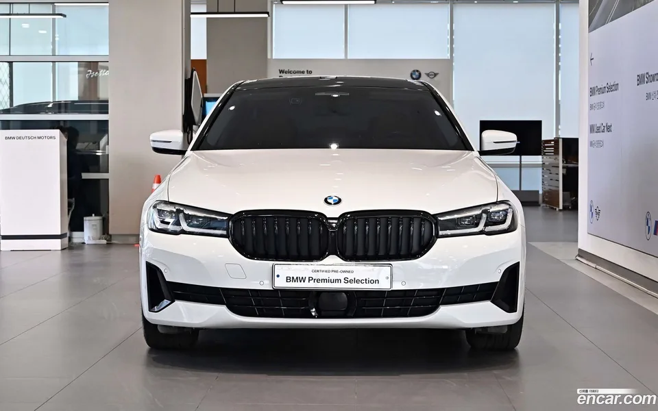 BMW 5 Series 520i 2023 — миниатюра 3