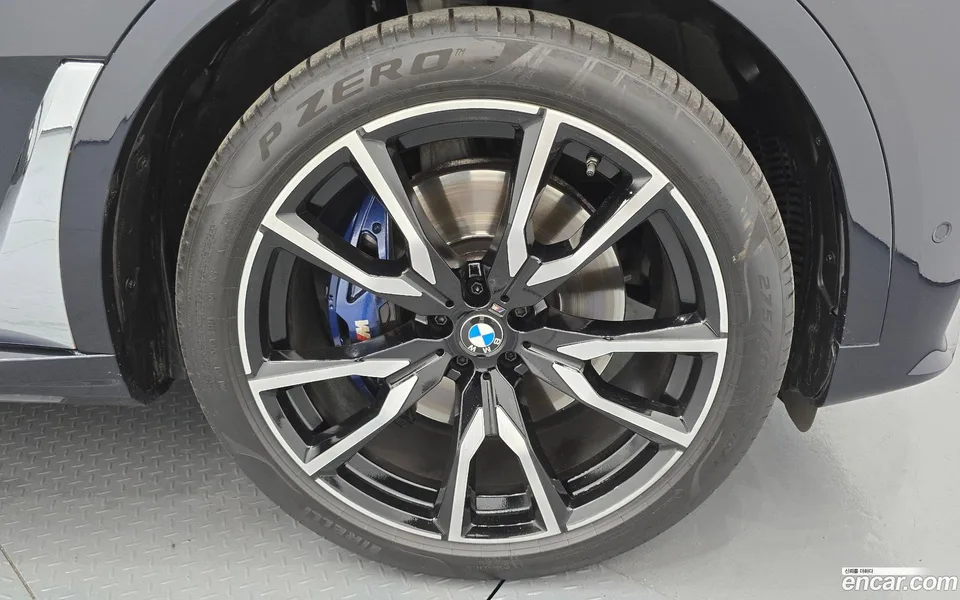 BMW X7 xDrive 40i M 6 2022 — миниатюра 5