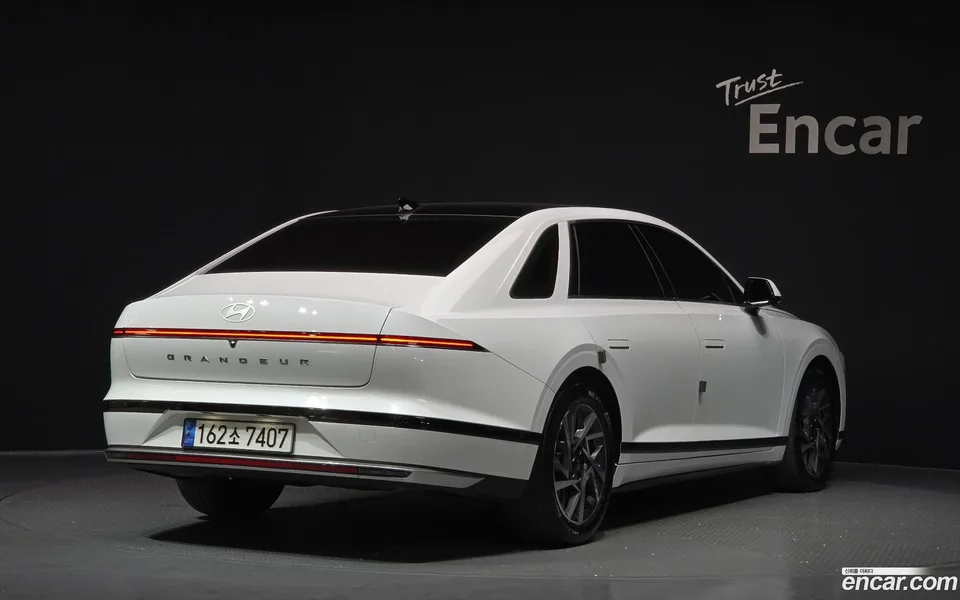 Hyundai Grandeur 2.5 2WD 2023 — миниатюра 2