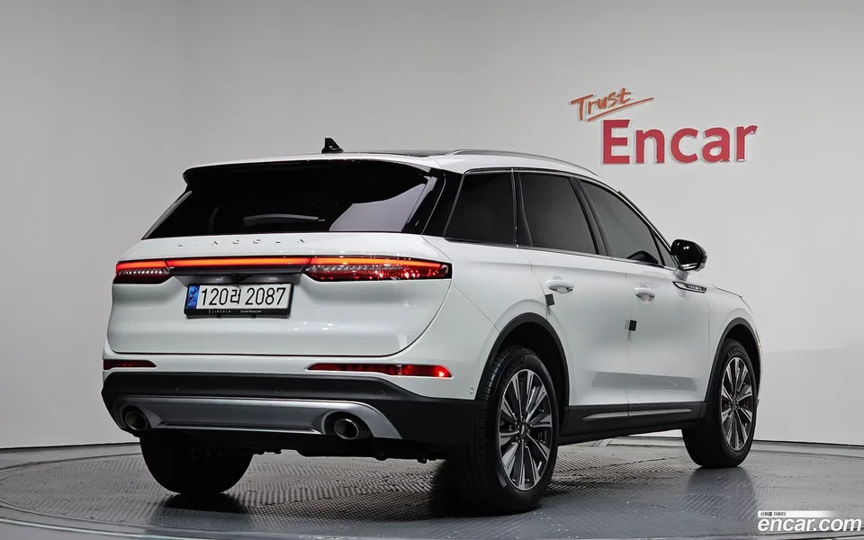 Lincoln Corsair 2.0 AWD 2022 — миниатюра 2