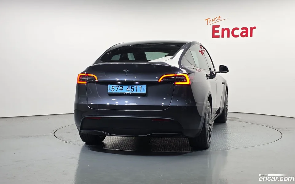 Tesla Model Y RWD 2023 — миниатюра 4