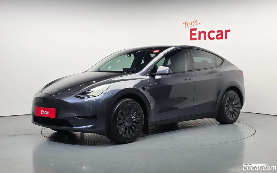 Tesla Model Y RWD 2023 — фото 1, купить с доставкой в Москву