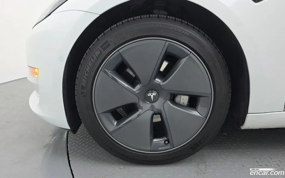 Tesla Model 3 AWD 2022 — миниатюра 5