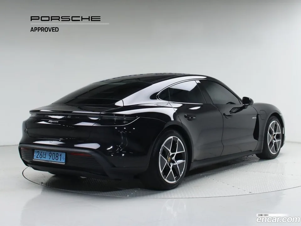 Porsche Taycan 2024 — миниатюра 2