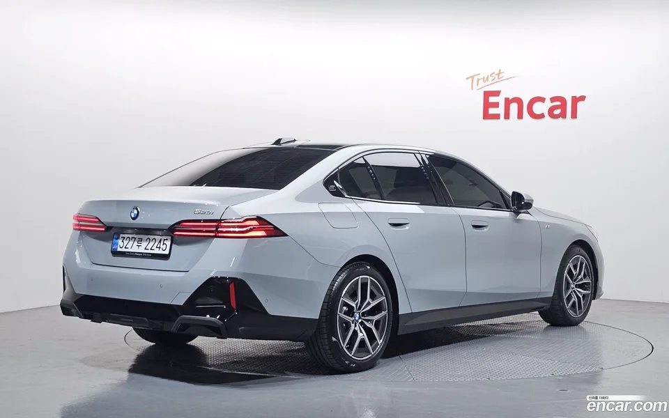 BMW 5 Series 520i M 2025 — миниатюра 2