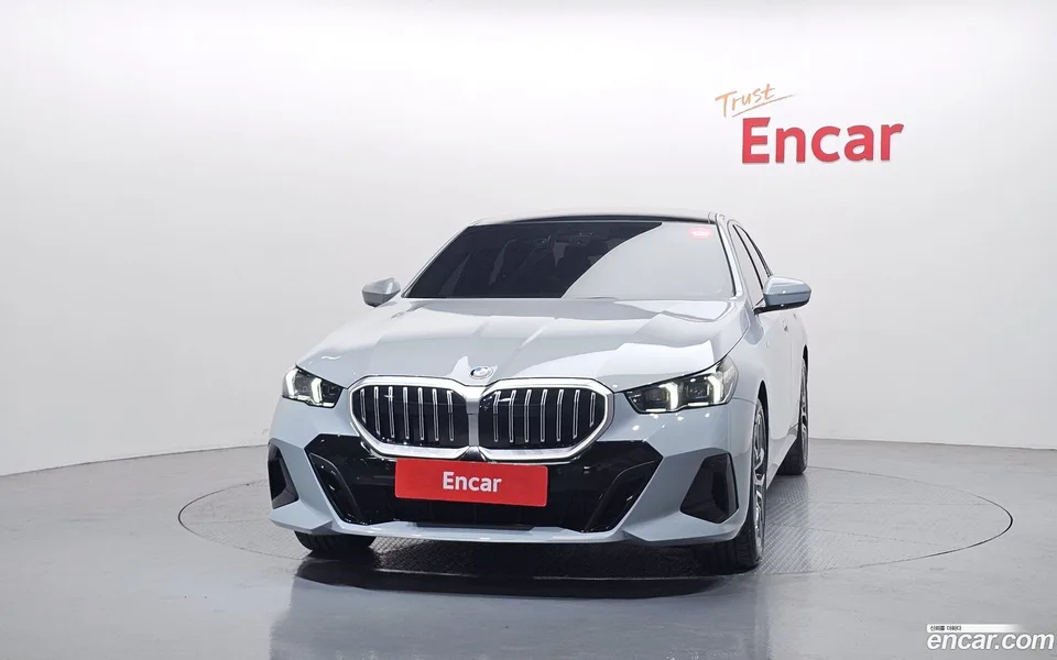 BMW 5 Series 520i M 2025 — миниатюра 3