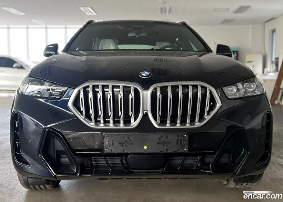 BMW X6 xDrive40i M 2026 — фото 1, купить с доставкой в Москву