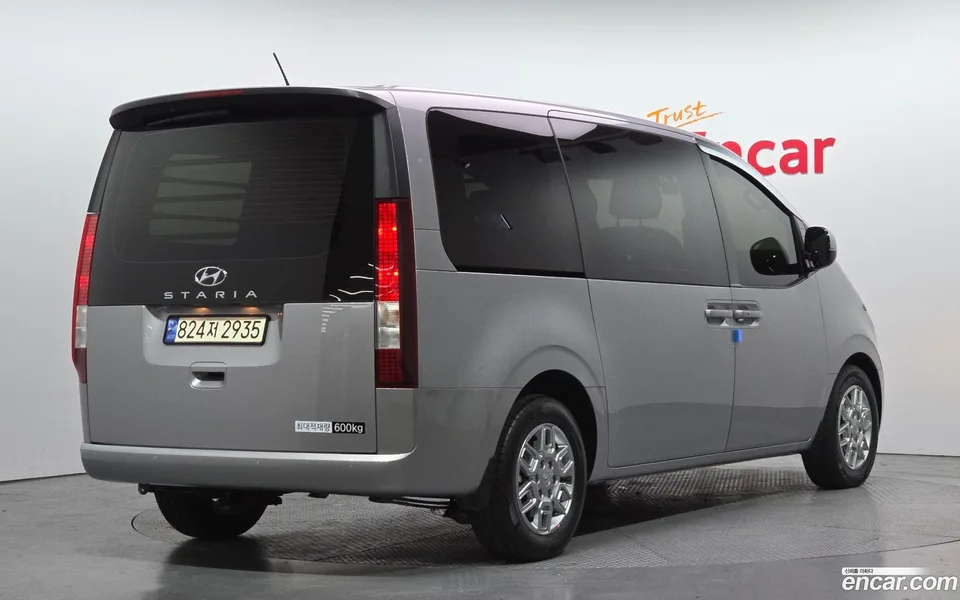 Hyundai Staria 5 2024 — миниатюра 2