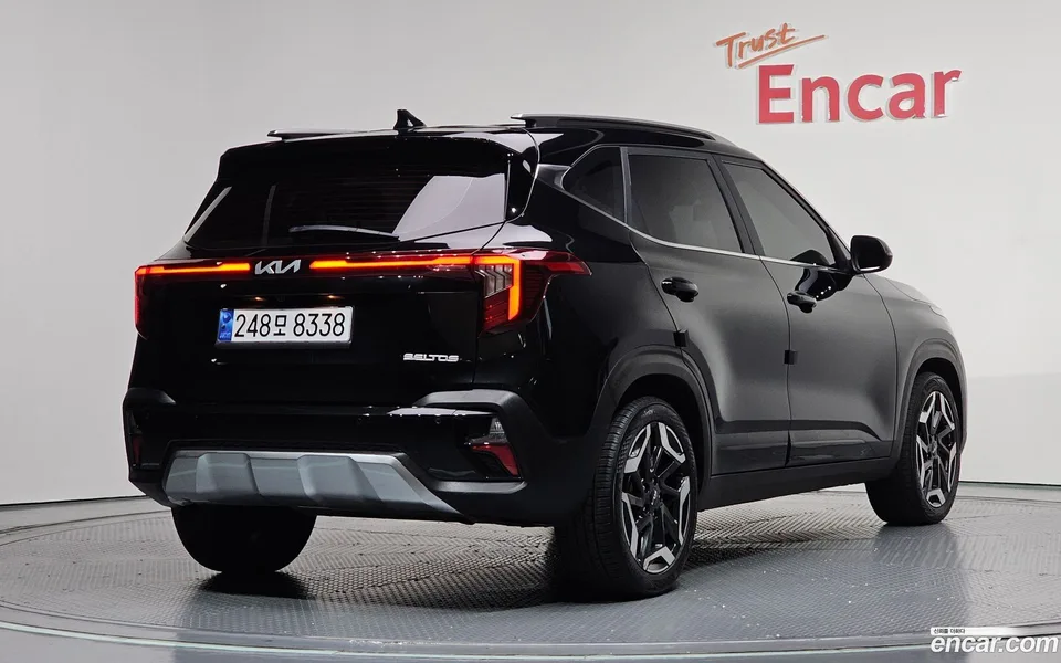 Kia Seltos 1.6 2WD 2023 — миниатюра 2
