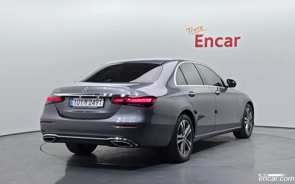 Mercedes-Benz E-Class E250 2023 — миниатюра 2
