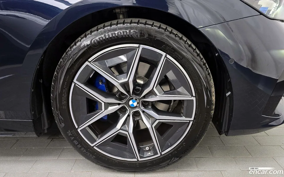 BMW 5 Series 520i M 2024 — миниатюра 5