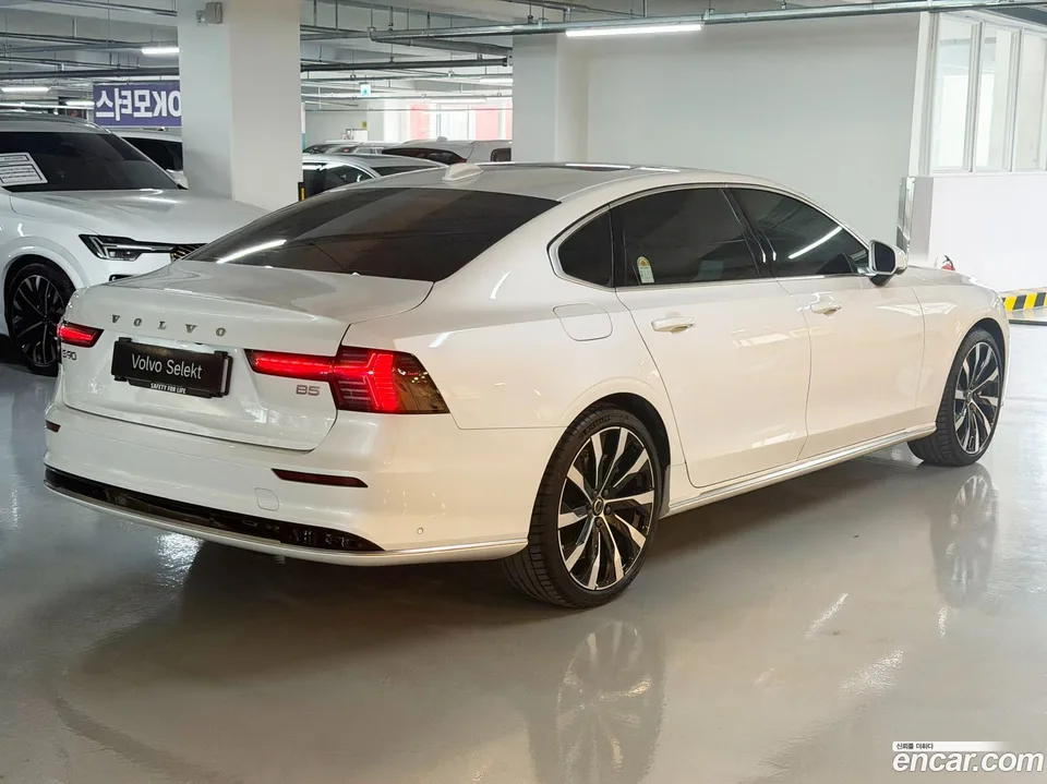 Volvo S90 B5 2025 — миниатюра 2