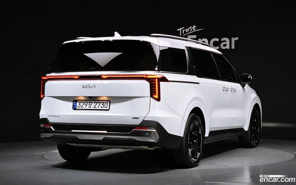 Kia Carnival HEV 9 2025 — миниатюра 2