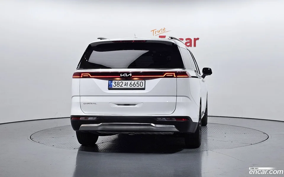Kia Carnival 9 2023 — миниатюра 4